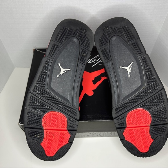 Jordan 4 Retro Red Thunder Size 8.5M Pre-loved - Picture 7 of 7